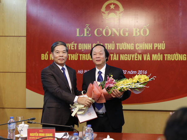 Trao[-]Quyết[-]định[-]bổ[-]nhiệm[-]ông[-]Võ[-]Tuấn[-]Nhân[-]giữ[-]chức[-]Thứ[-]trưởng[-]BộTN&MT
